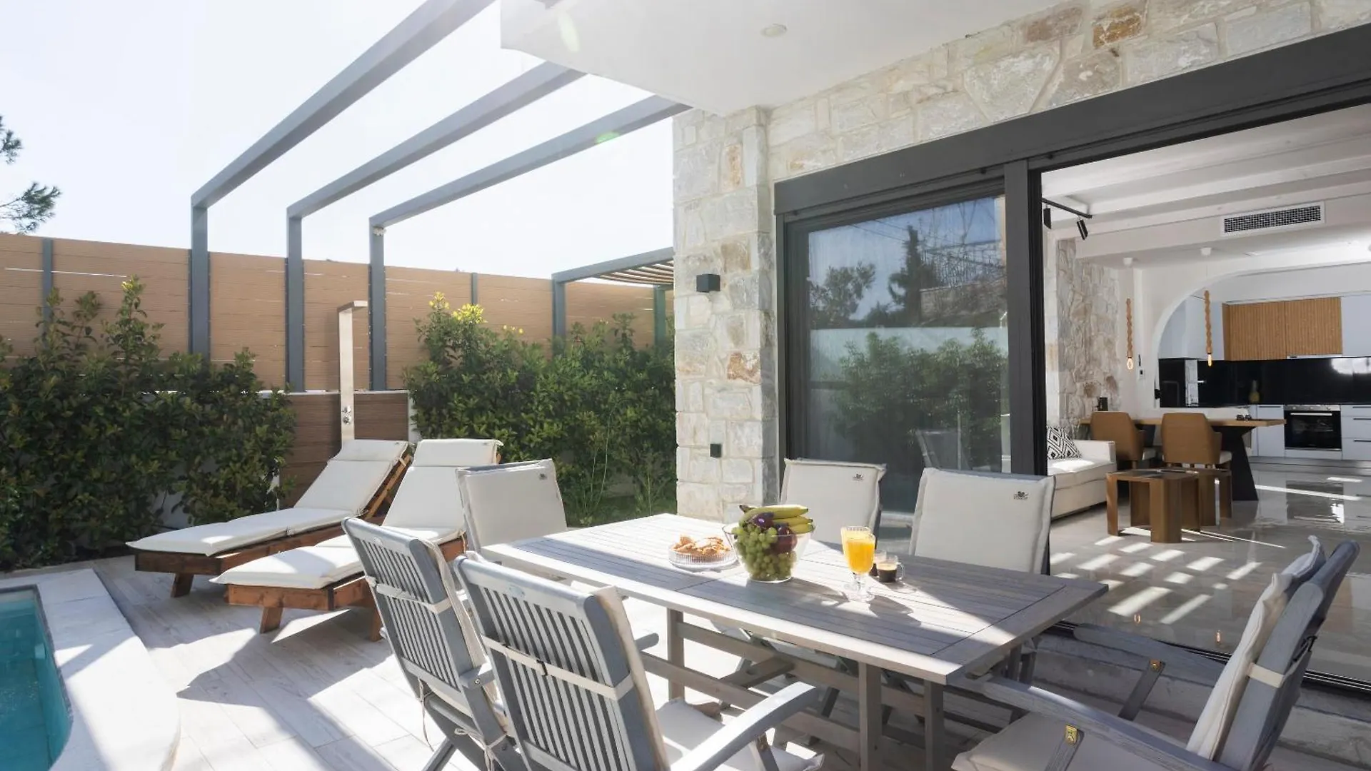 Villa Elios - 100M To Beach, Private Pool Hanioti